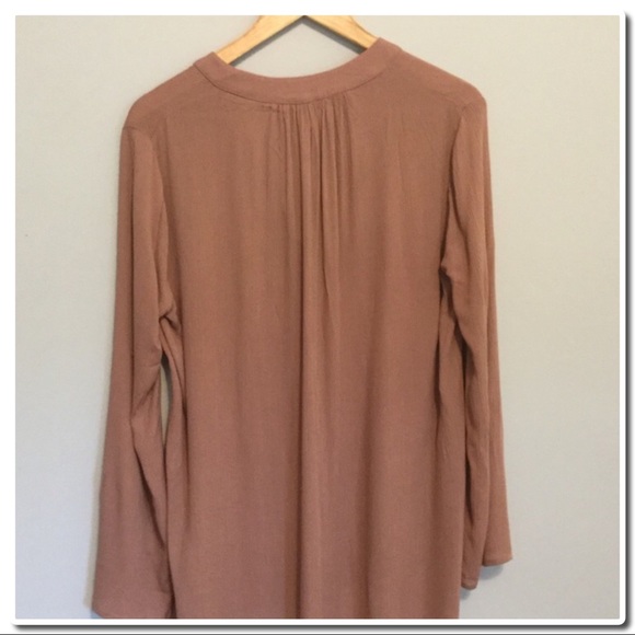 Hi Low Button down Tunic Roll Tab Sleeves - Picture 3 of 3